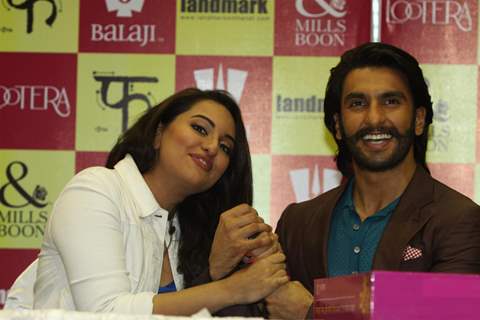 Ranveer Singh and Sonakshi Sinha launch Mills and Boon Lootera Novels pack