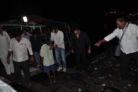 Anil Kapoor snapped travelling in a Jetty