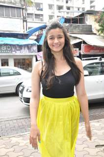 Alia Bhatt inaugurate the painting exhibition Splassh