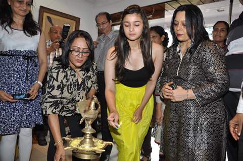 Alia Bhatt inaugurate the painting exhibition Splassh