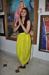 Alia Bhatt inaugurate the painting exhibition Splassh