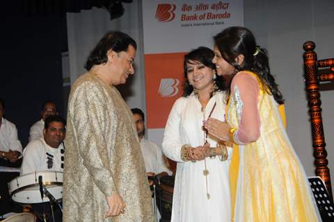 Ehsaas-E-Ghazal , The Sufiyana Sifu wajdaan ghazal show by Singer Pooja Gaitonde was organised