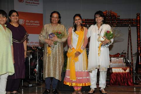 Ehsaas-E-Ghazal , The Sufiyana Sifu wajdaan ghazal show by Singer Pooja Gaitonde was organised