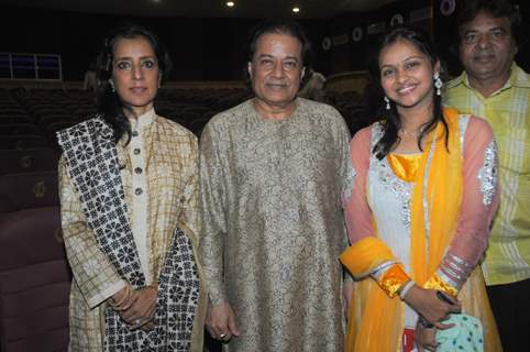 Ehsaas-E-Ghazal , The Sufiyana Sifu wajdaan ghazal show by Singer Pooja Gaitonde was organised