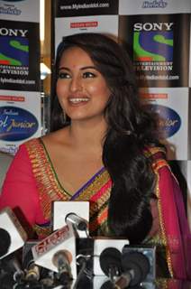 Sonakshi Sinha at Film Lootera Promotion at Indian Idol Junior