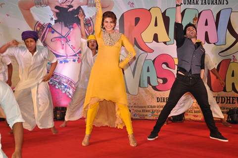 Jacqueline and Girish Kumar at song launch for film Ramaiya Vastavaiya