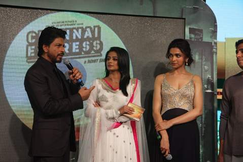 Shah Rukh Khan, Deepika Padukone at film Chennai Express music launch