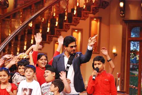 Cast of Chennai Express on the sets Comedy nights with Kapil Sharma