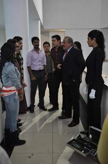 Vishakha Singh, Vinay Pathak and Tusshar Kapoor at Film Bajaate Rahoo Promotion on the set of CID