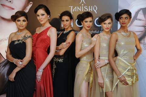 Parvathy Omnakuttan walks for Tanishq collection of Inara