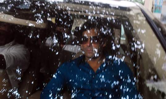 Salman Khan at Mumbai session court for his drunk driving case