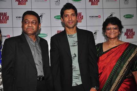 Farhan Akhtar meets the students of own school Maneckji Cooper