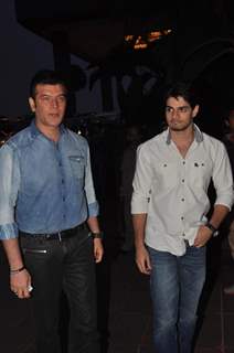 Salman Khan, Shahrukh Khan at Minister Mr.Baba Siddique's Iftar Party