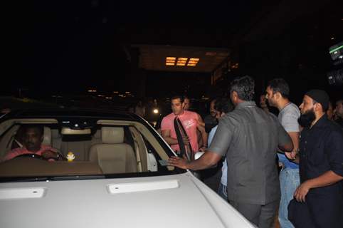 Salman Khan, Shahrukh Khan at Minister Mr.Baba Siddique's Iftar Party