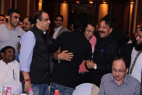 Salman Khan, Shahrukh Khan at Minister Mr.Baba Siddique's Iftar Party