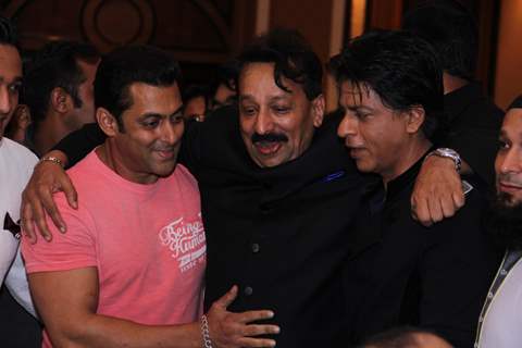 Salman Khan and Shahrukh Khan at Minister Mr.Baba Siddique's Iftar Party