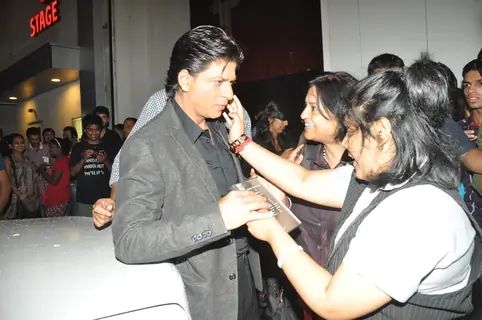 Shah Rukh Khan at Film Chennai Express Promotion at Indian Idol Junior Set