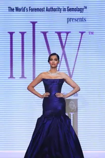 Sonam Kapoor inaugurates IIJW 2013