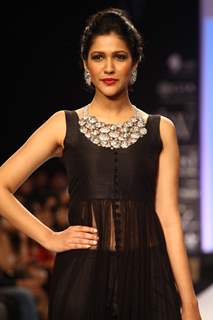 Gia show on Day 2 at IIJW 2013