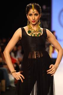 Gia show on Day 2 at IIJW 2013