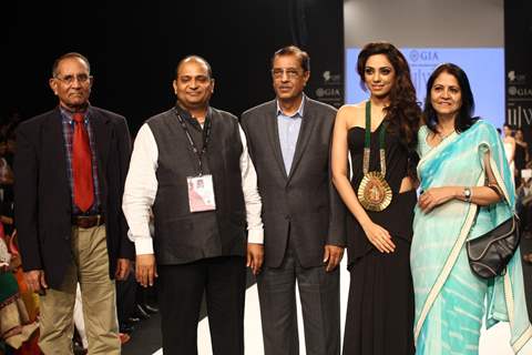 Derewala World Jewellery at IIJW 2013