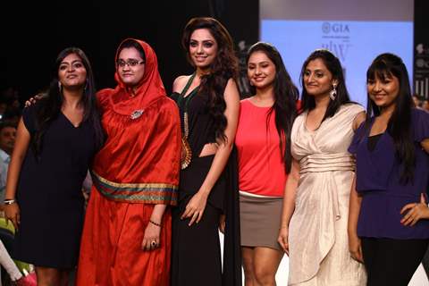 Derewala World Jewellery at IIJW 2013