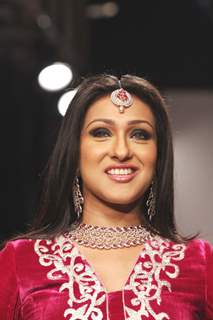 Rituparna Sengupta & Pooja Misrra walk the ramp at IIJW 2013