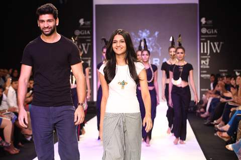 Adorn presents Dhora and Rivaayat at IIJW 2013 Day 4