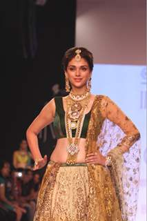 Aditi Rao Hydari showstopper at IIJW 2013