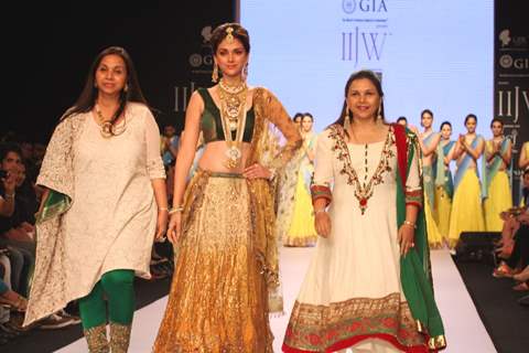 Aditi Rao Hydari showstopper at IIJW 2013