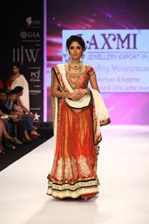 Model walk for Laxmi Jewellery Exports at IIJW 2013 Day 4