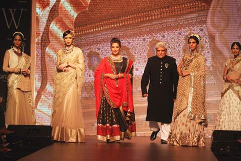 Javed Akhtar & Shabana Azmi showstopper at IIJW 2013