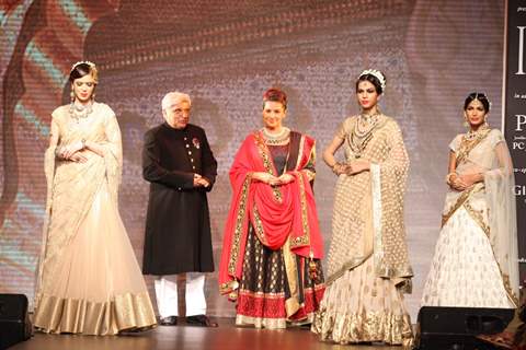 Javed Akhtar & Shabana Azmi showstopper at IIJW 2013