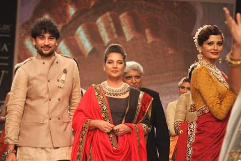 Javed Akhtar & Shabana Azmi showstopper at IIJW 2013