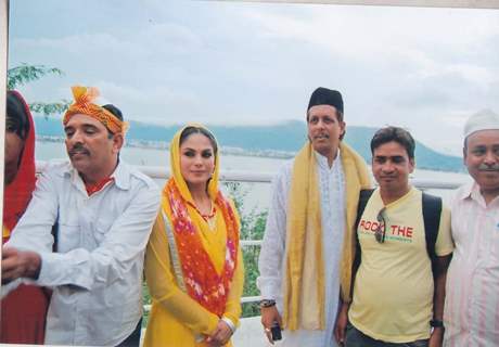 Veena Malik at Ajmer Sharif Shrine