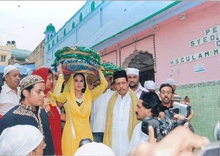 Veena Malik at Ajmer Sharif Shrine