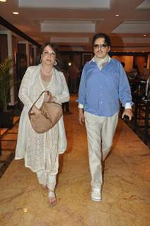 Sanjay Khan with wife Zarine Khan at Unveiling of the Statue of Rajesh Khanna