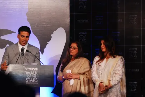 Akshay Kumar, Twinkle Khanna and Dimple Kapadia at the Unveiling of the Statue of Rajesh Khanna
