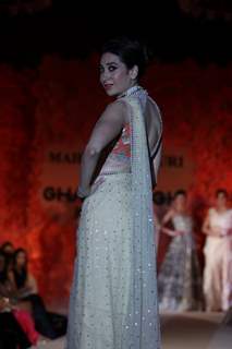 Karisma Kapoor walks The Ramp For Maheka Mirpuri's Jewellery Show