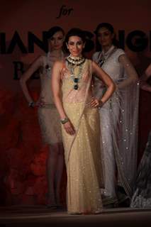 Karisma Kapoor walks The Ramp For Maheka Mirpuri's Jewellery Show