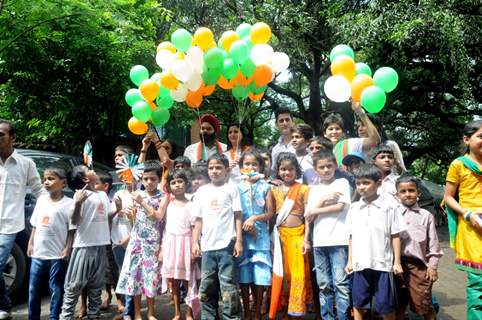 Mohit Raina celebrates Independence Day with children of an orphanage