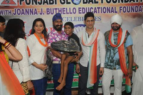 TV actor Mohit Raina celebrates Independence Day with Orphan Children