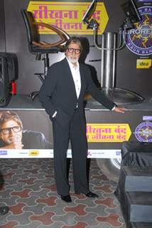 Amitabh Bachchan flags off the Hot Seat Aapke Shehar' Van