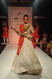Eesha Kopikar walks the ramp at LAKME FASHION WEEK 2013