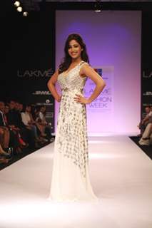 Yami Gaurtam in a Ranna Gill outfit at LAKME FASHION WEEK 2013