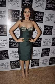 Narmada Ahuja looked gorgeous and chic at Lakme Fashion Week