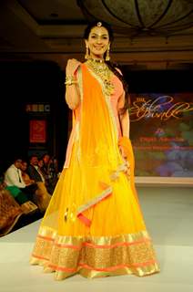 Elegance personified by Juhi Chawla at Glamour Style Walk