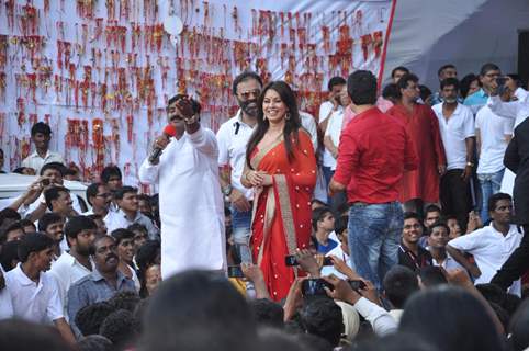Mahima Chaudhry at the Dahi Handi celebrations