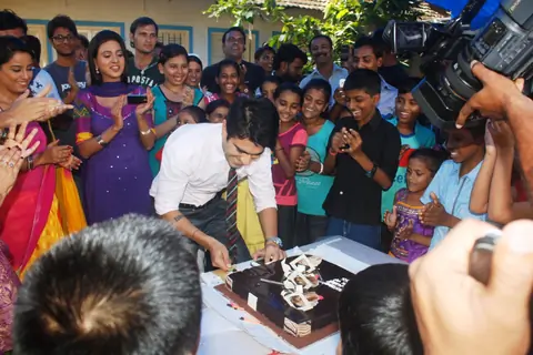 Birthday celebration for Eijaz Khan on the sets of Zee TV's Punar Vivah