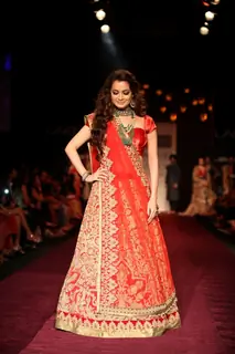 Dia Mirza at the LAKME FASHION WEEK 2013